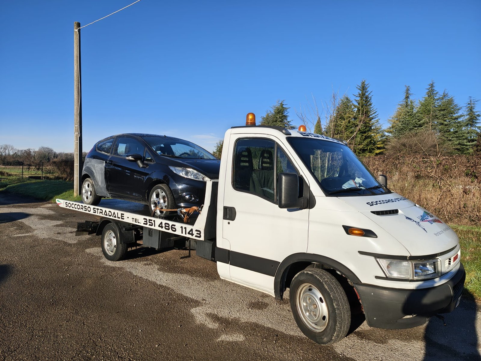 Raccolta auto dal carro attrezzi - Intervento soccorso stradale 4 - Poier Luca