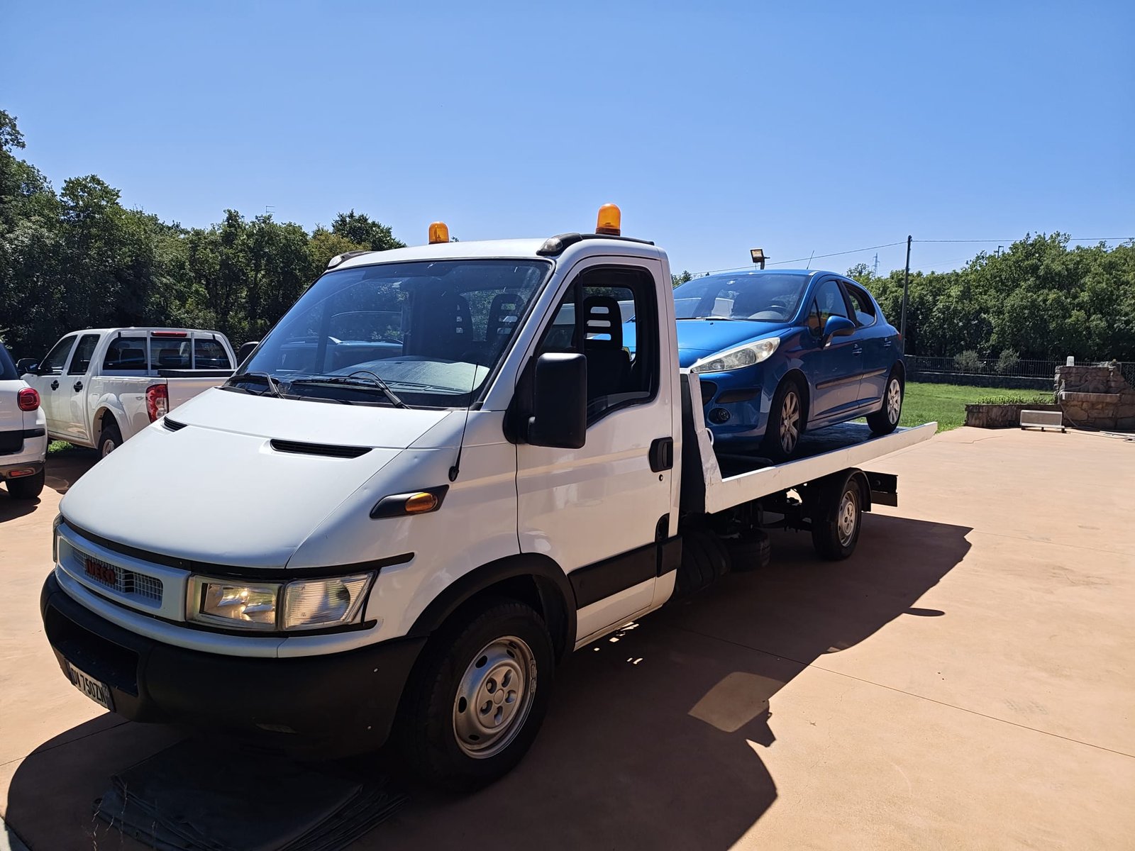 Soccorso stradale H24 in Friuli: carro attrezzi Poier Luca per traino e trasporto auto in Friuli Venezia Giulia e Nord Italia